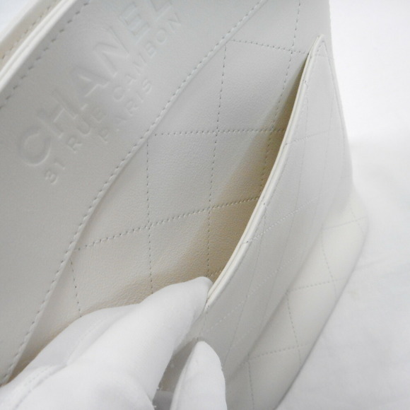 CHANEL Shoulder Bag Matelasse Coco Mark Chain White - Picture 10 of 11